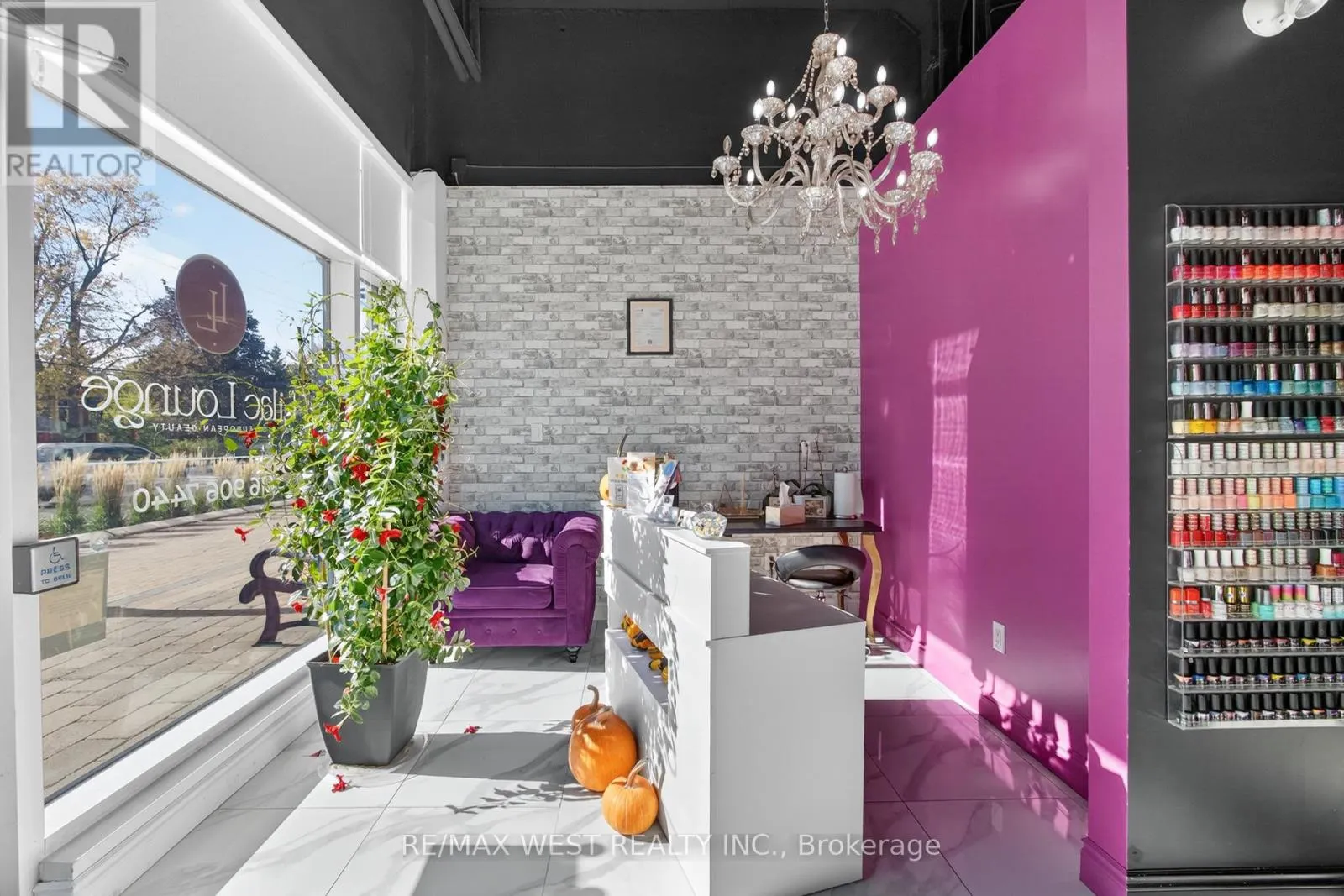 7 - 2396 MAJOR MACKENZIE DRIVE W