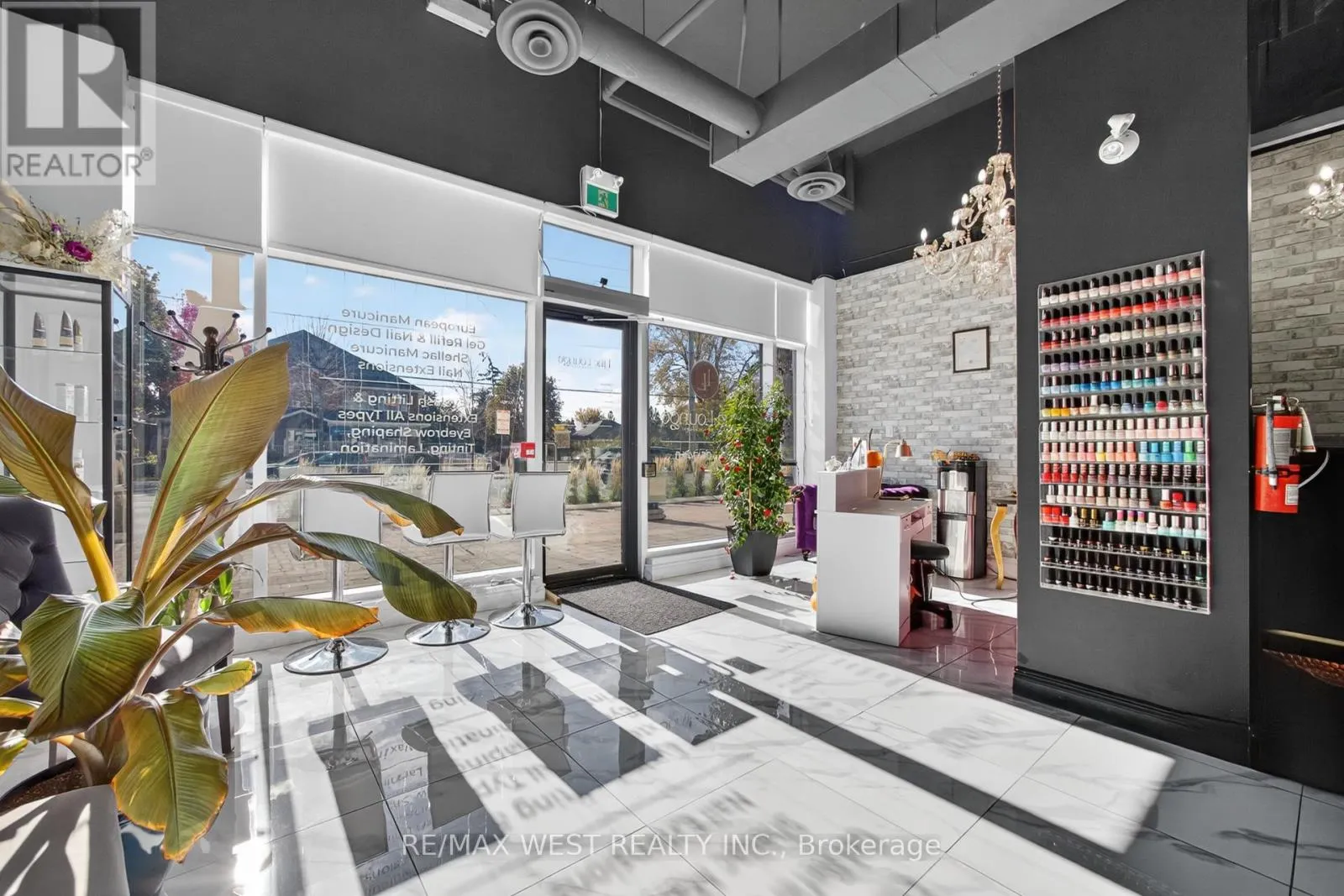 7 - 2396 MAJOR MACKENZIE DRIVE W