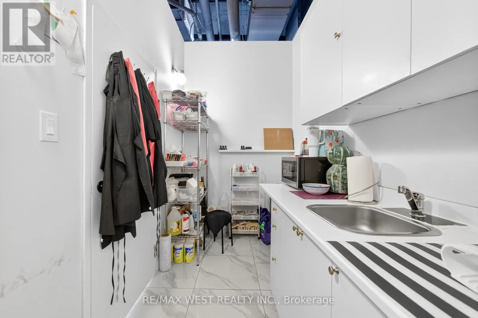 7 - 2396 MAJOR MACKENZIE DRIVE W