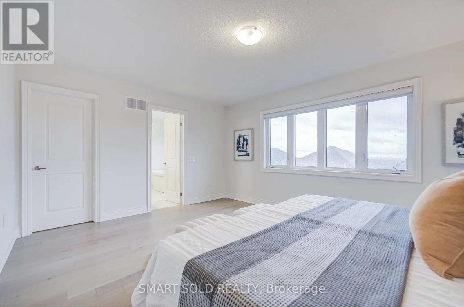 112 CARRIAGE SHOP BEND