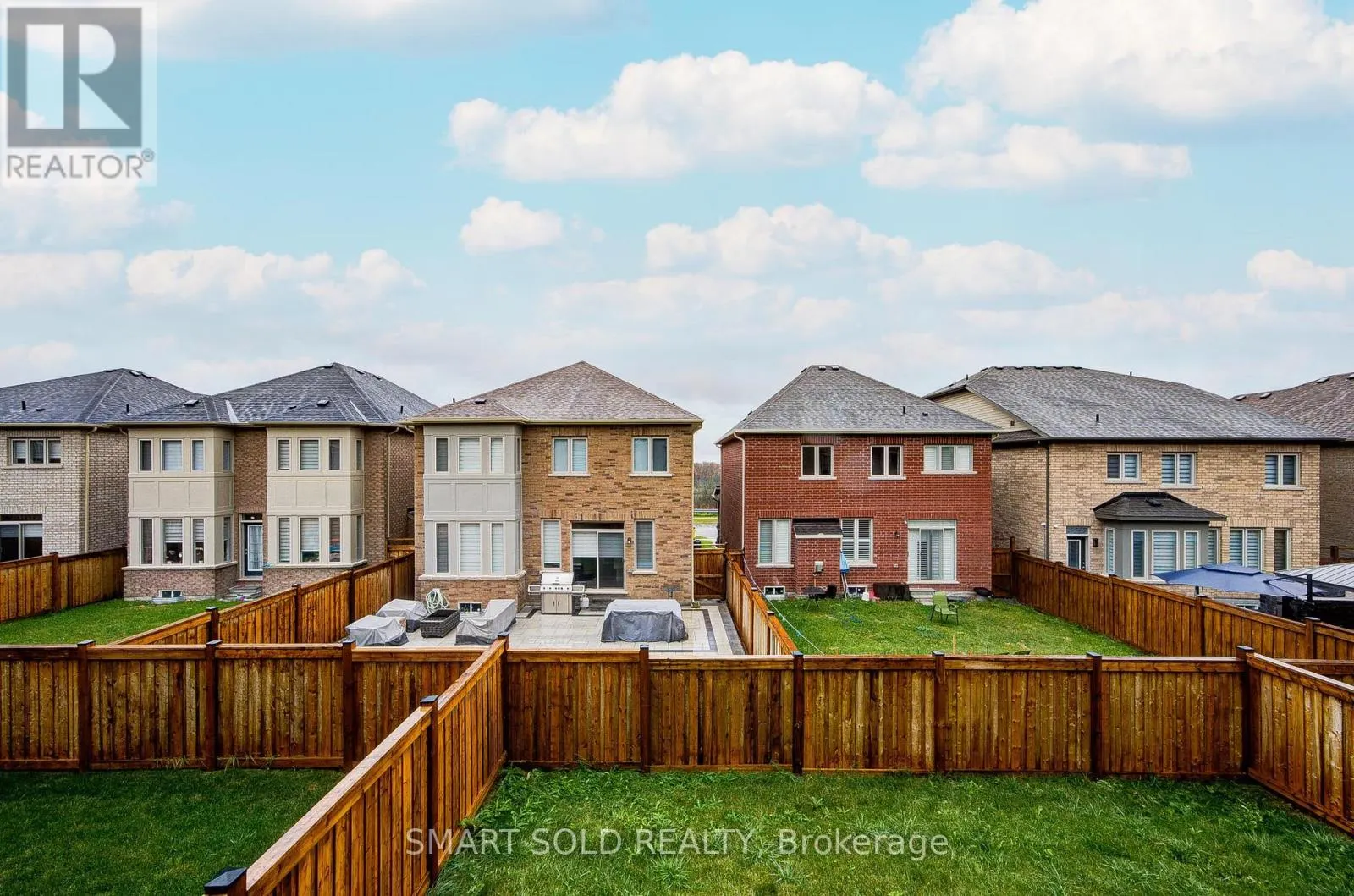 112 CARRIAGE SHOP BEND