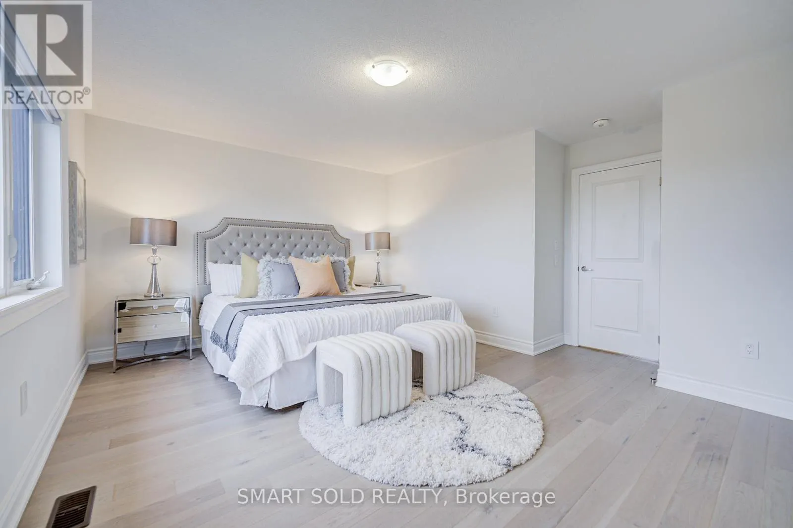 112 CARRIAGE SHOP BEND