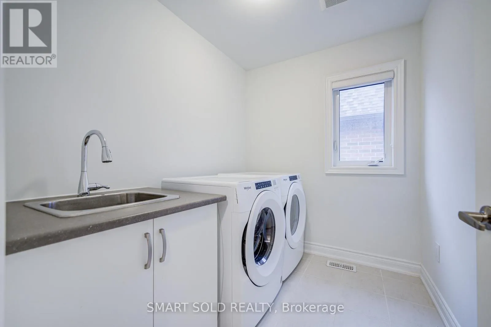 112 CARRIAGE SHOP BEND