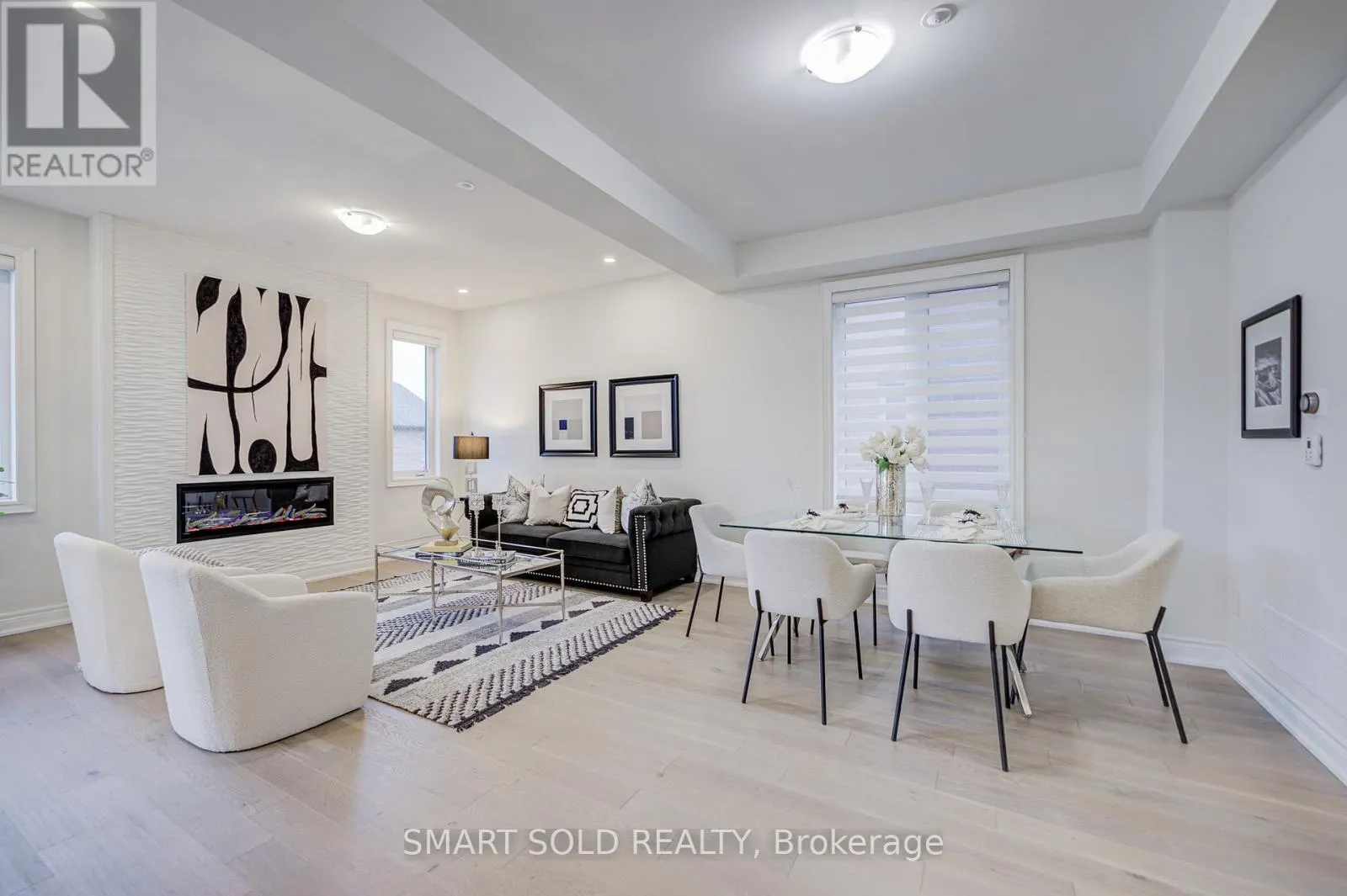 112 CARRIAGE SHOP BEND