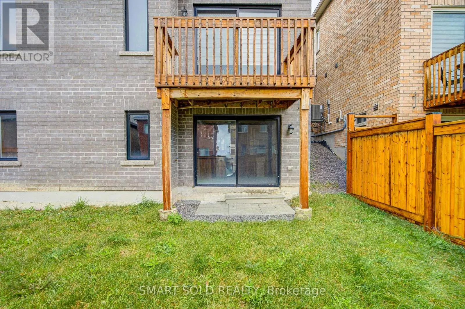 112 CARRIAGE SHOP BEND