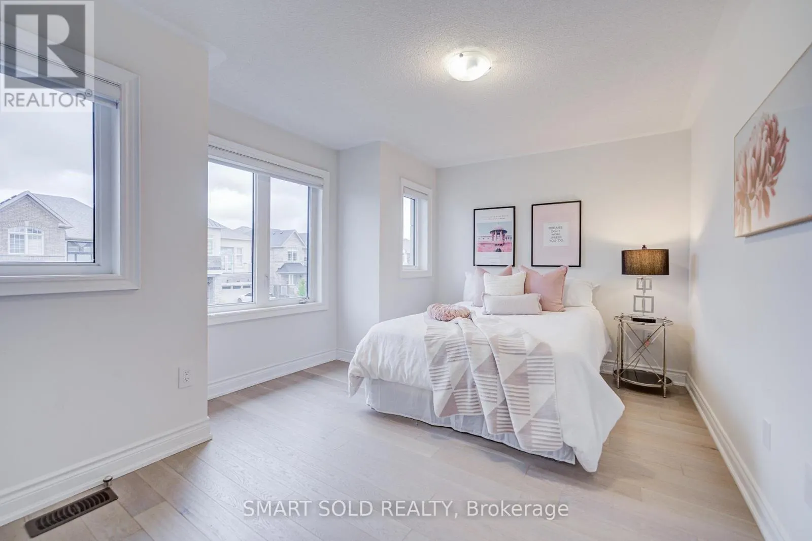 112 CARRIAGE SHOP BEND