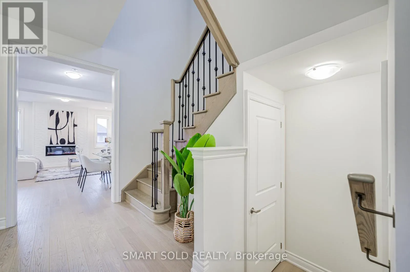 112 CARRIAGE SHOP BEND