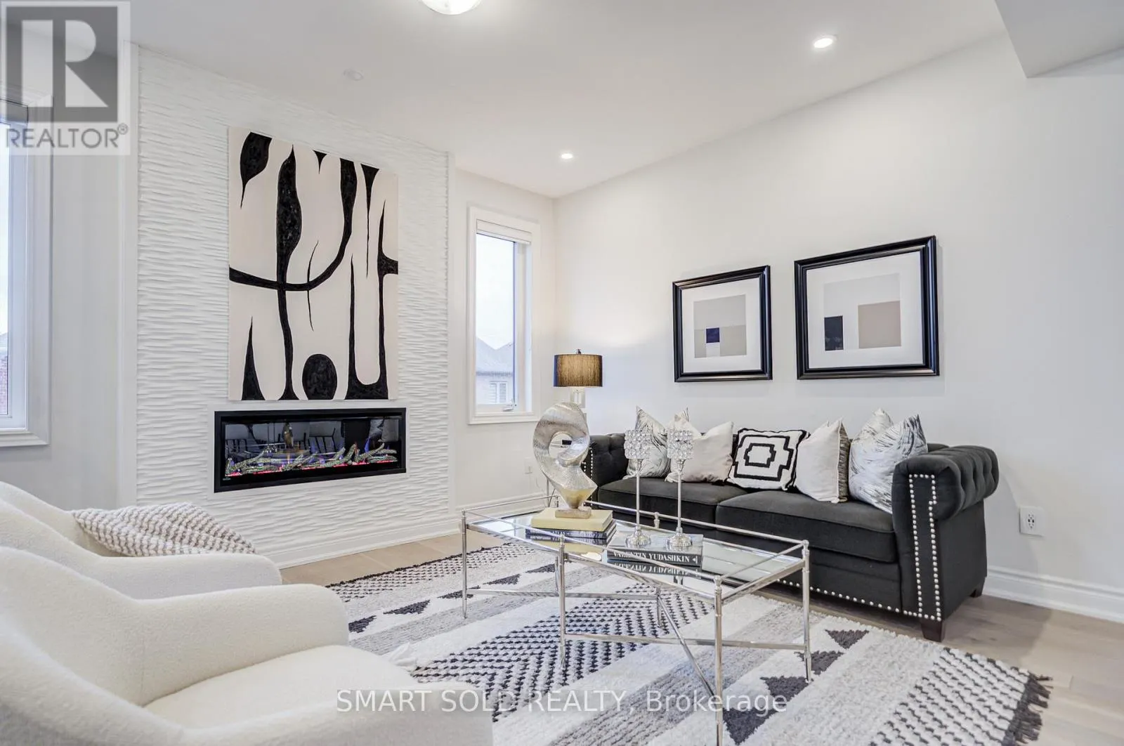 112 CARRIAGE SHOP BEND