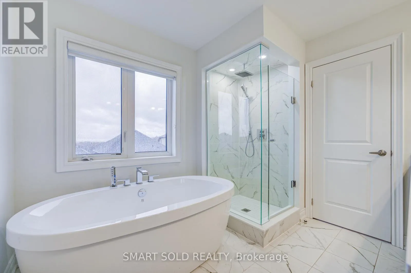 112 CARRIAGE SHOP BEND