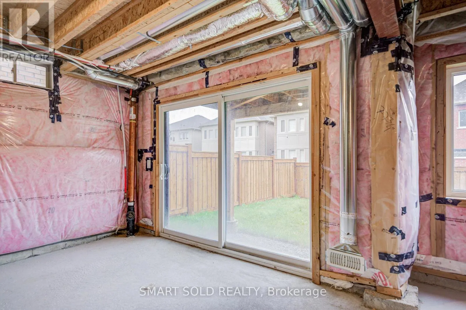 112 CARRIAGE SHOP BEND