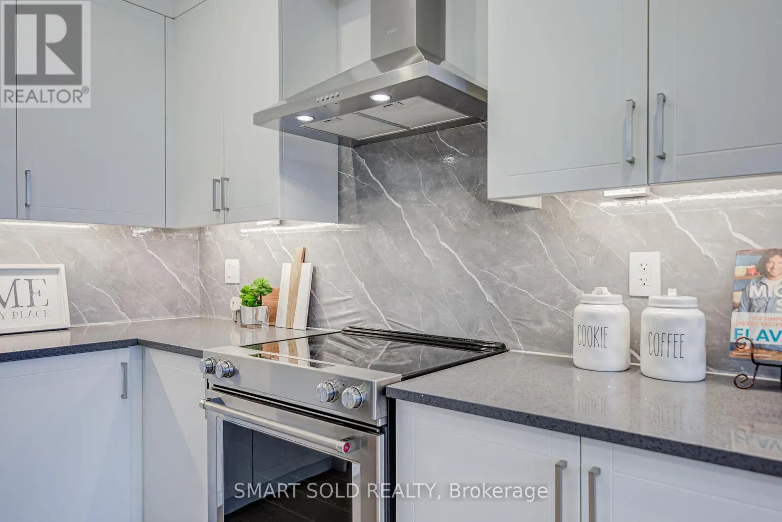 112 CARRIAGE SHOP BEND