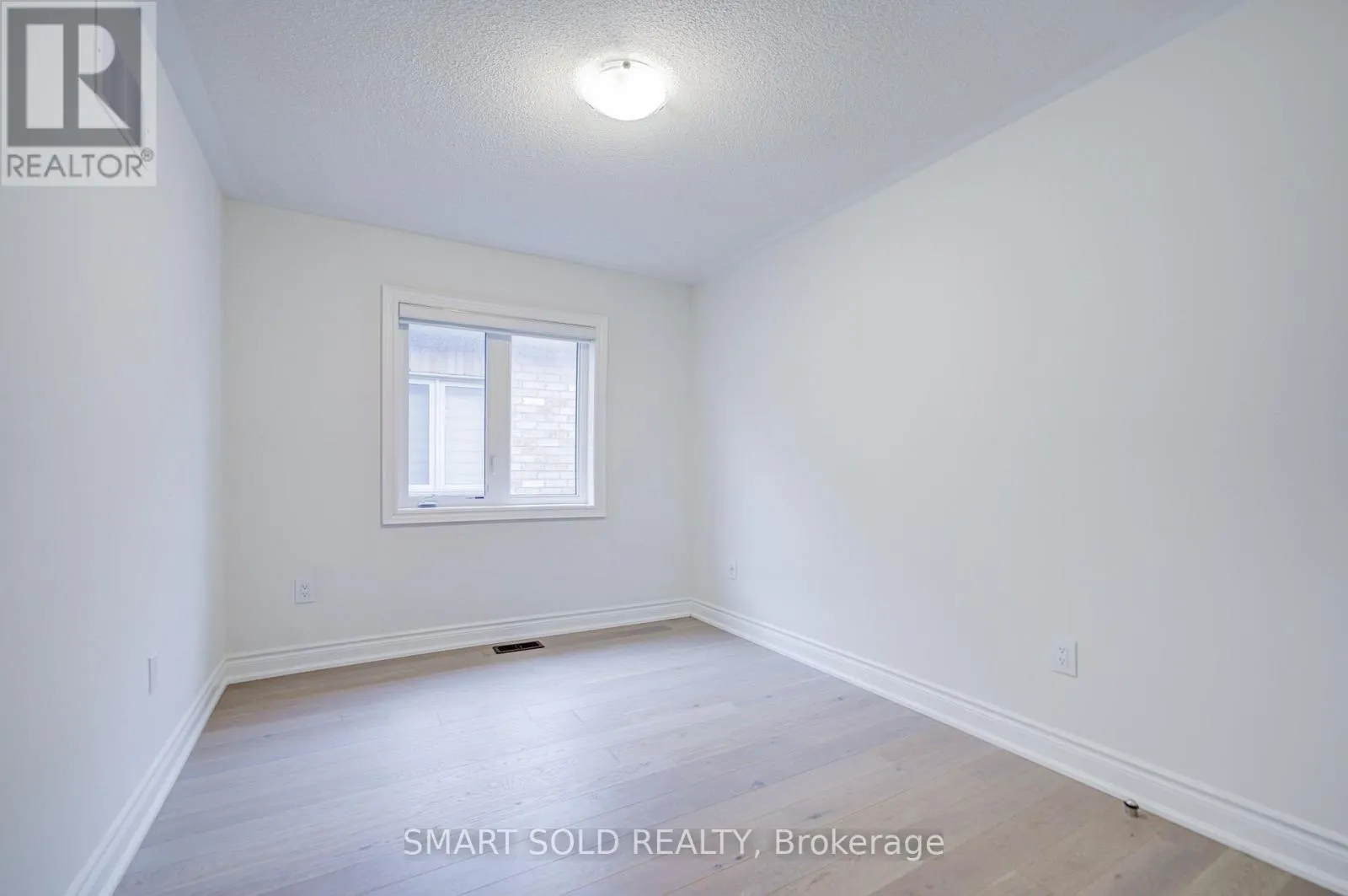 112 CARRIAGE SHOP BEND