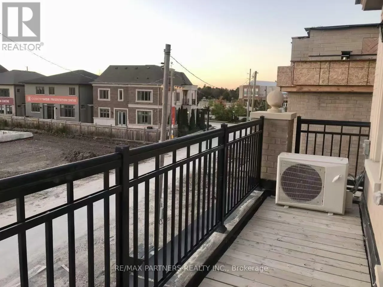 COACH - 9472 BAYVIEW AVENUE