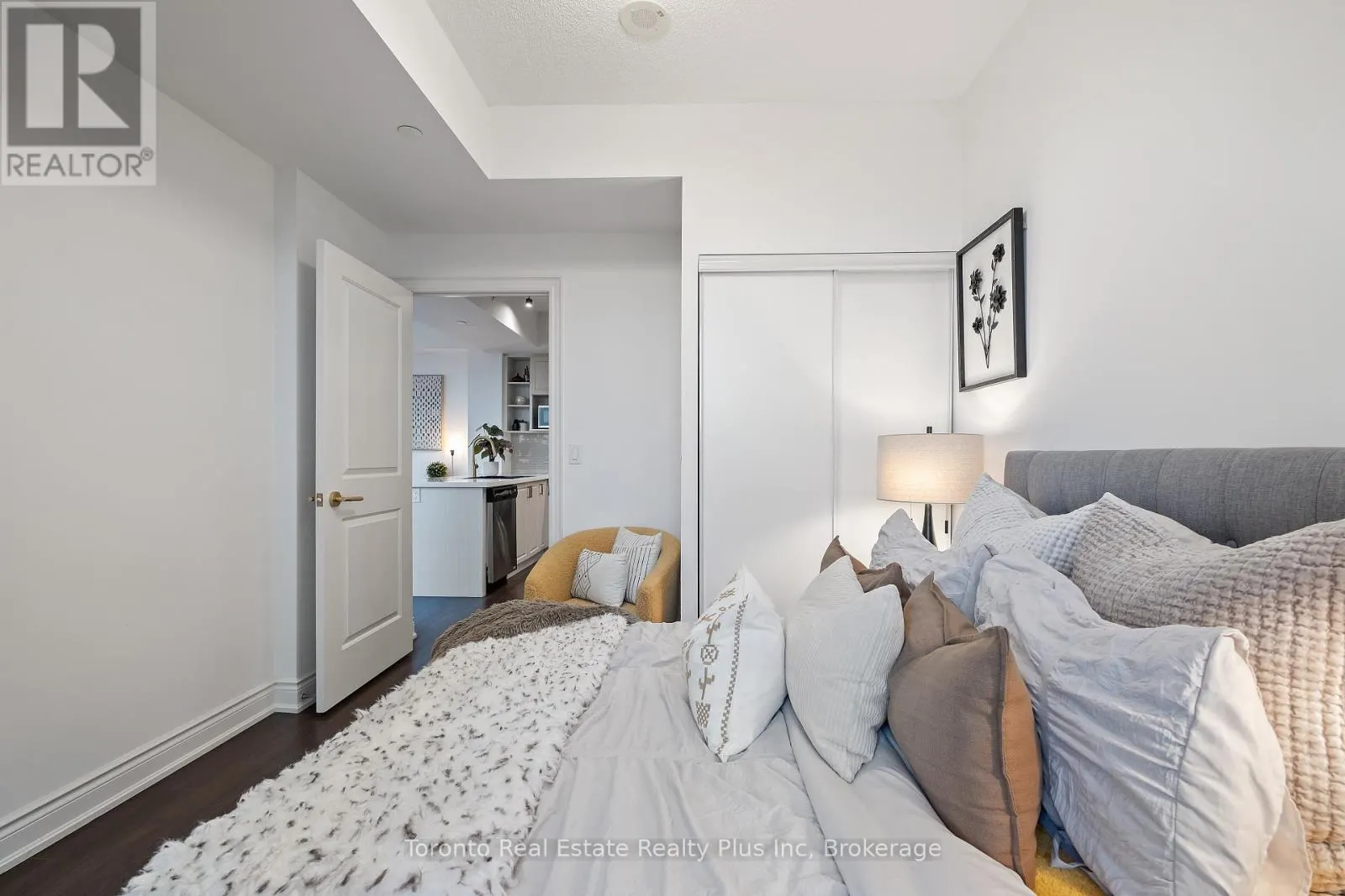 711 - 99 SOUTH TOWN CENTRE BOULEVARD