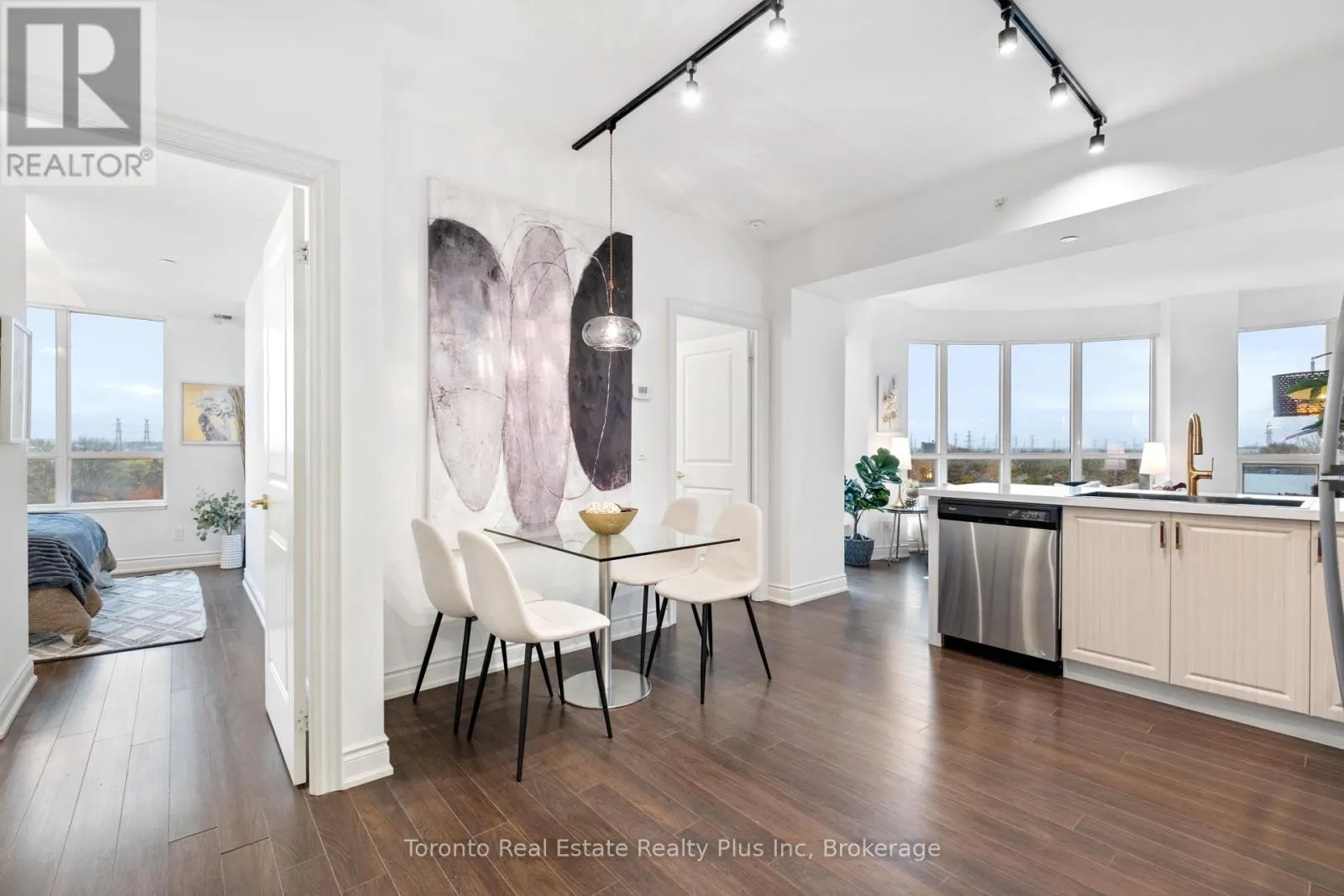 711 - 99 SOUTH TOWN CENTRE BOULEVARD