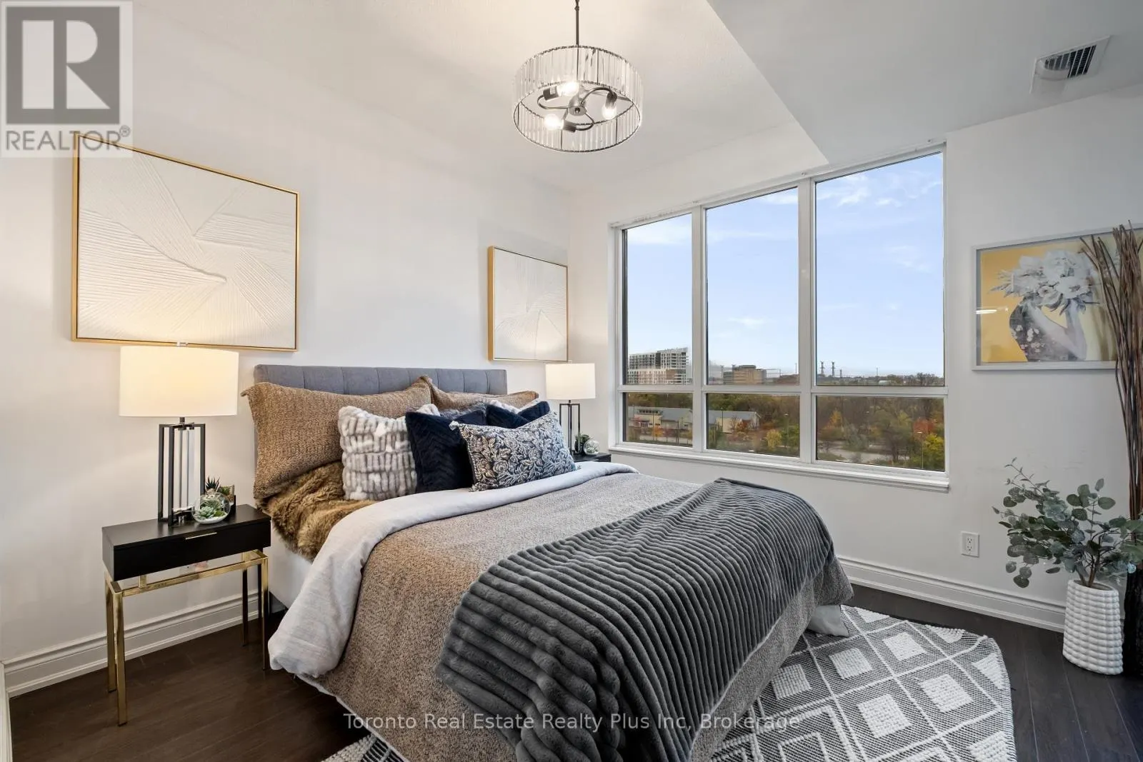 711 - 99 SOUTH TOWN CENTRE BOULEVARD