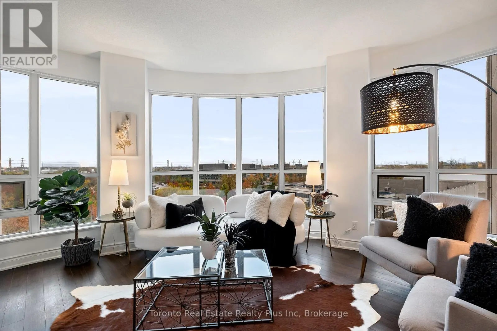 711 - 99 SOUTH TOWN CENTRE BOULEVARD