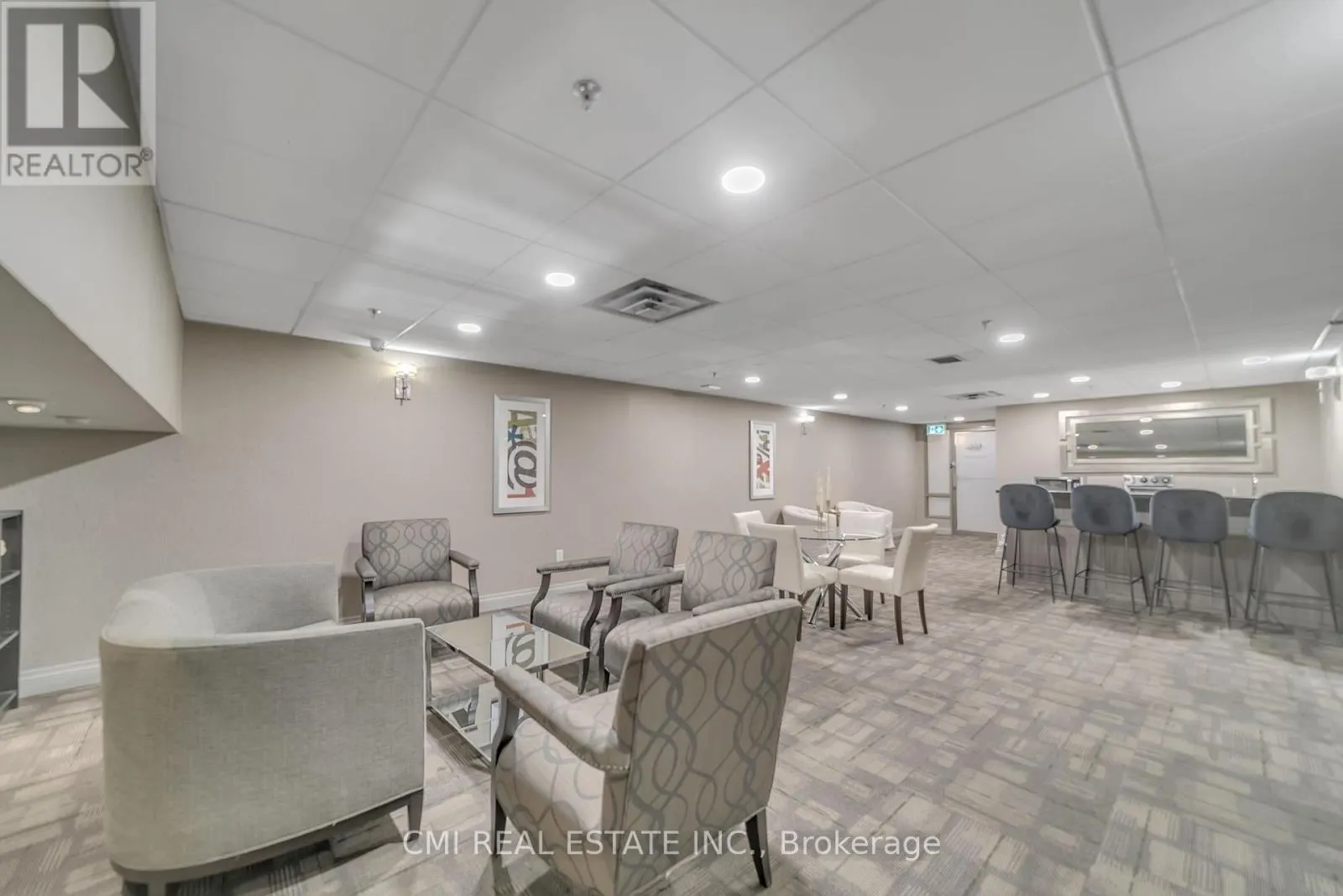 805 - 309 MAJOR MACKENZIE DRIVE E