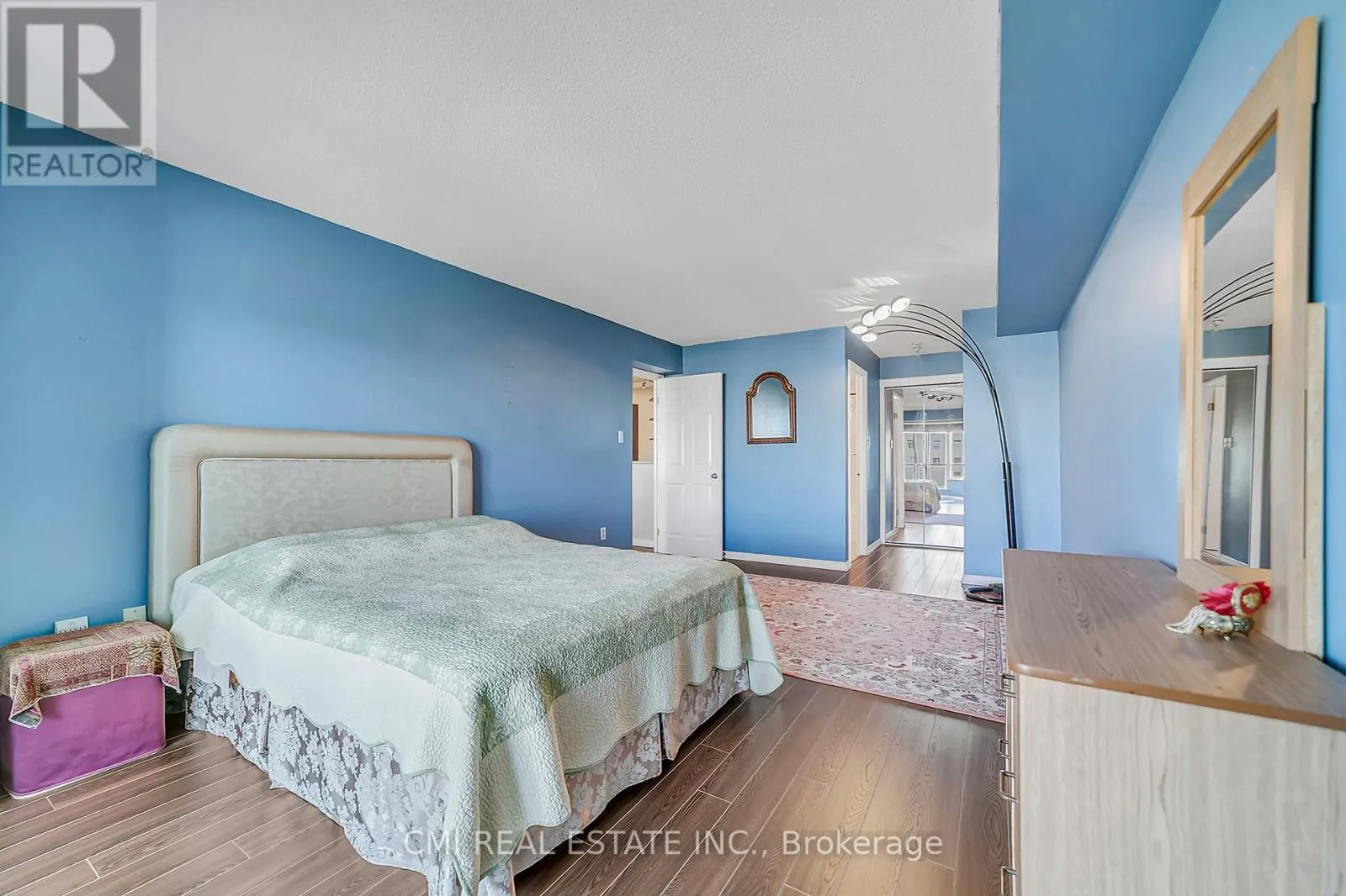 805 - 309 MAJOR MACKENZIE DRIVE E