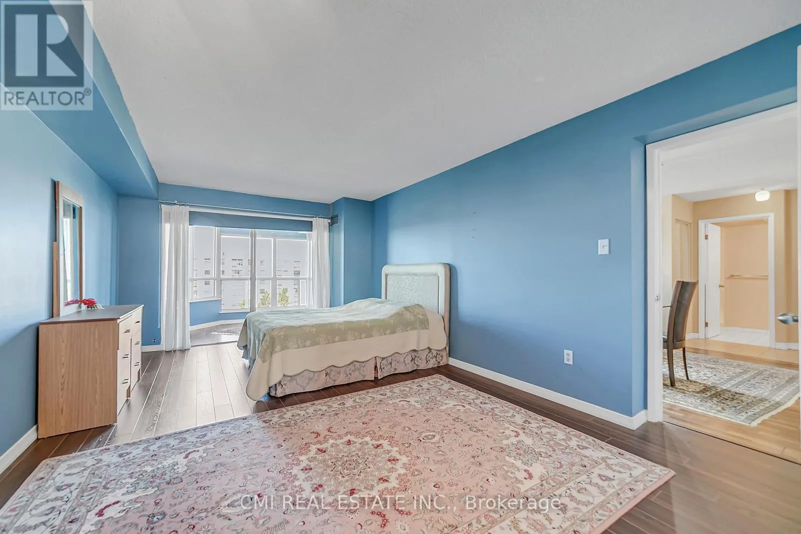 805 - 309 MAJOR MACKENZIE DRIVE E