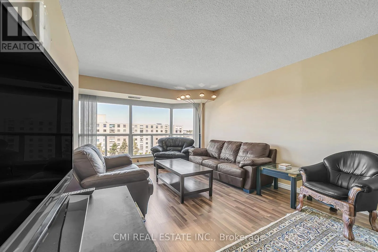 805 - 309 MAJOR MACKENZIE DRIVE E