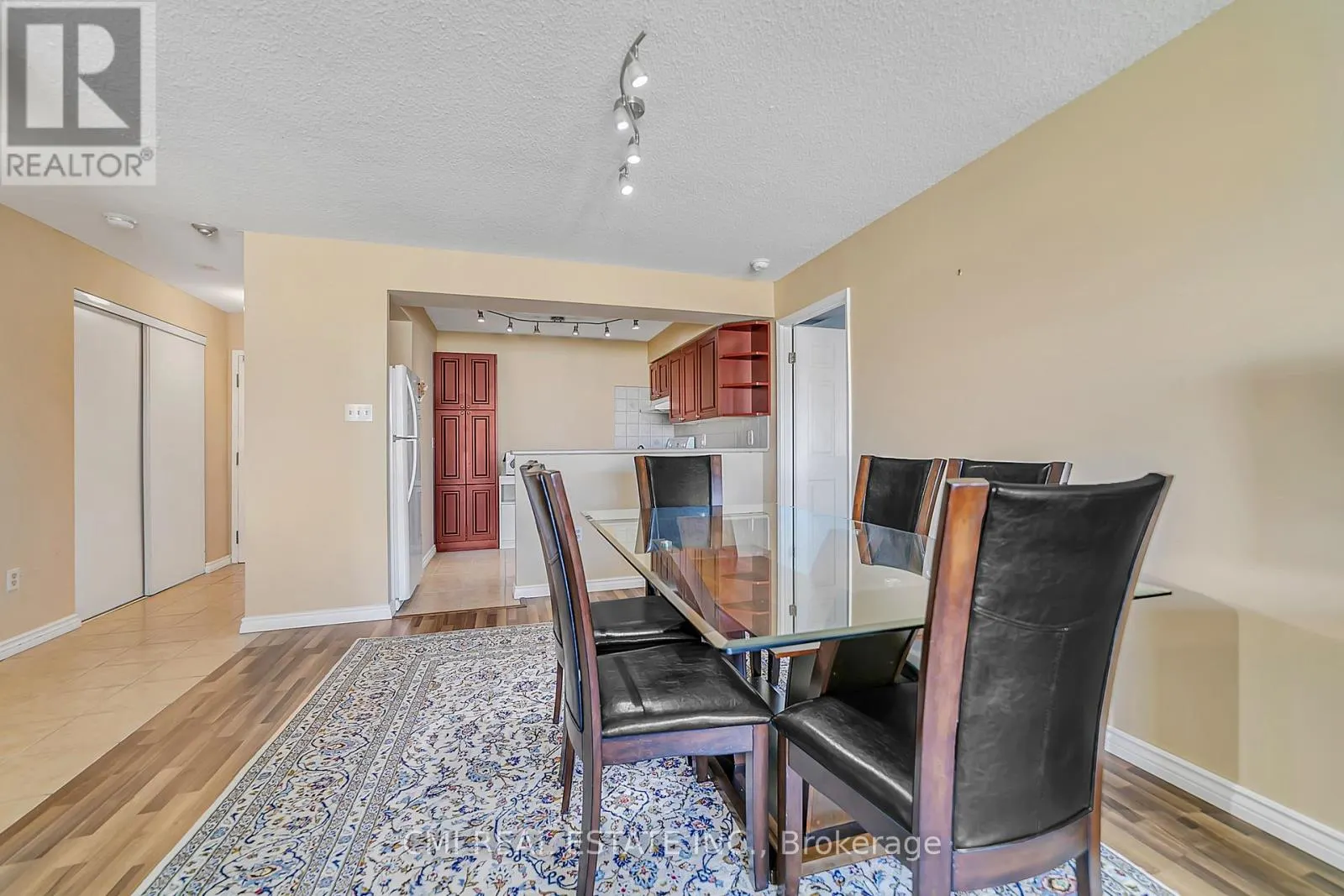 805 - 309 MAJOR MACKENZIE DRIVE E