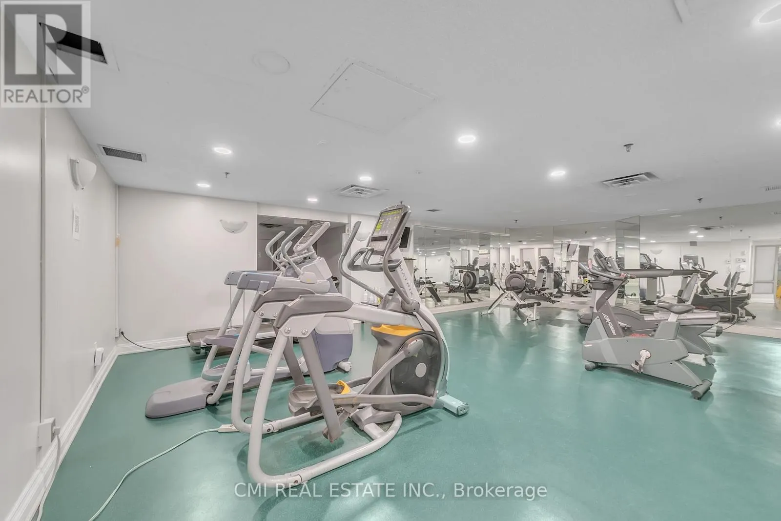 805 - 309 MAJOR MACKENZIE DRIVE E