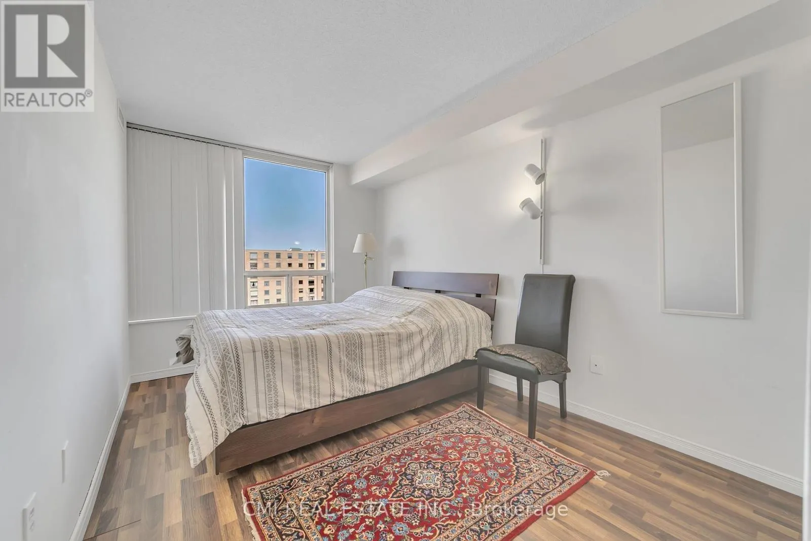 805 - 309 MAJOR MACKENZIE DRIVE E