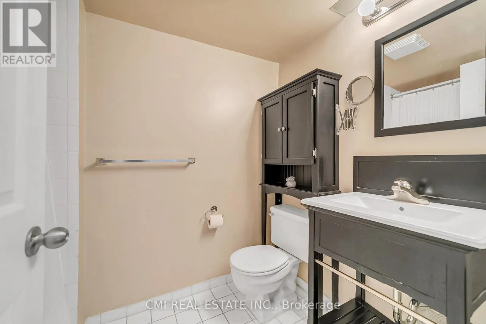 805 - 309 MAJOR MACKENZIE DRIVE E