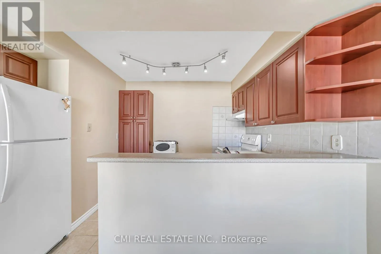 805 - 309 MAJOR MACKENZIE DRIVE E