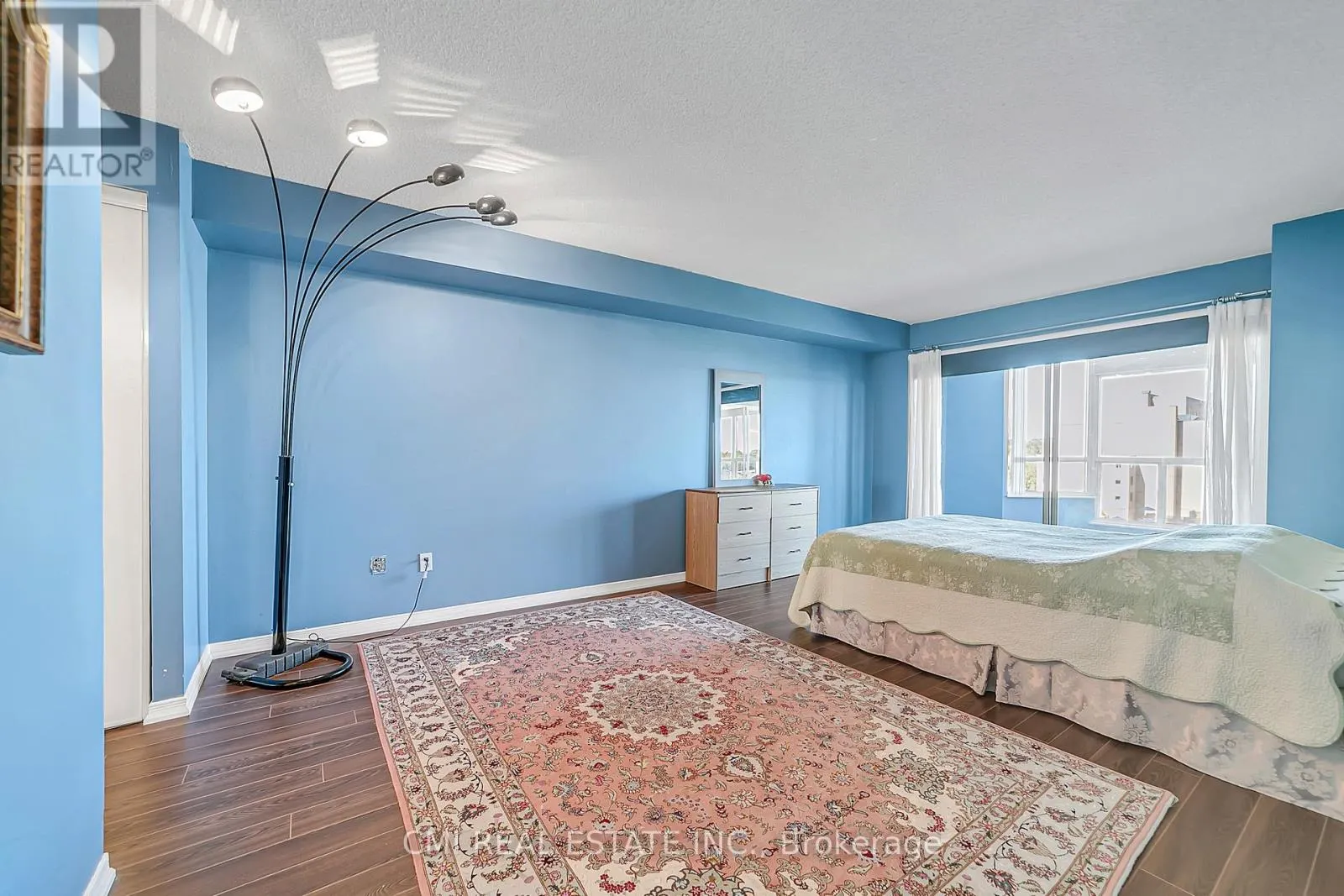 805 - 309 MAJOR MACKENZIE DRIVE E