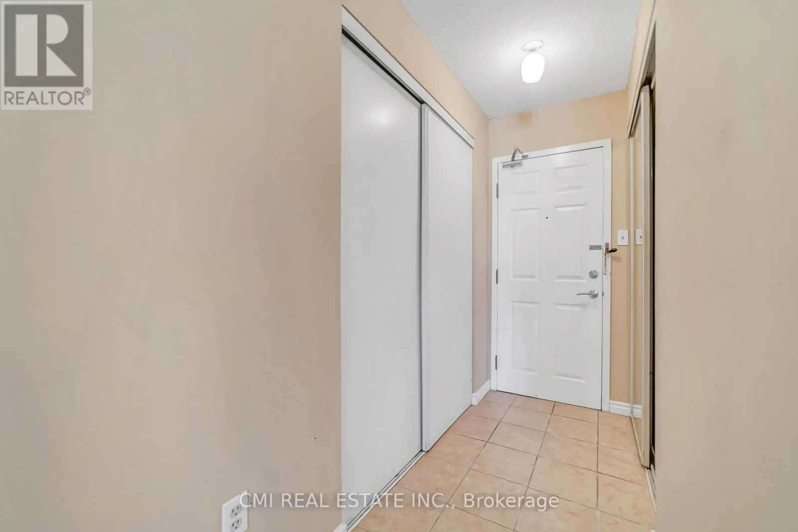 805 - 309 MAJOR MACKENZIE DRIVE E