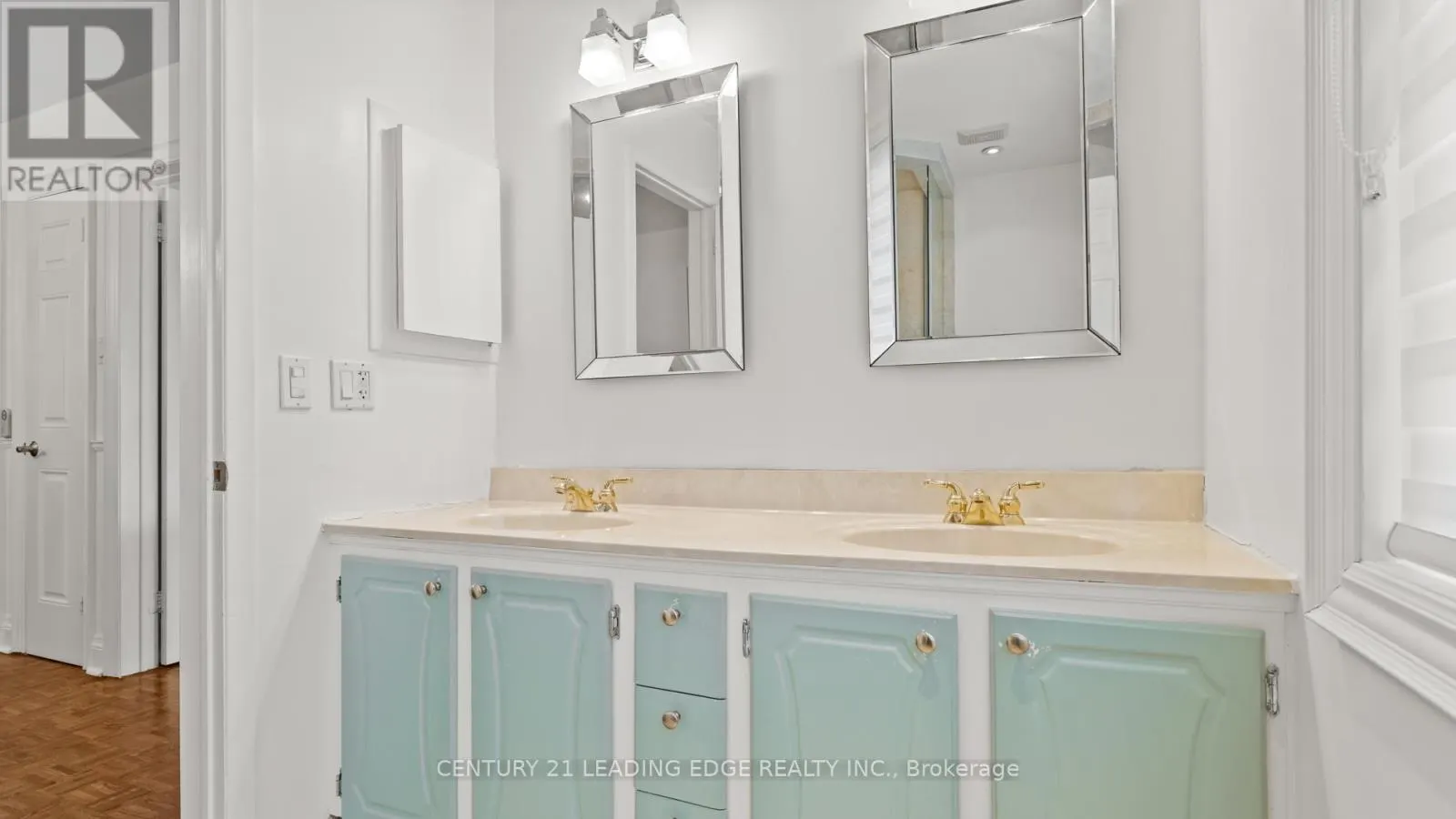 34 FOREST PARK CRESCENT