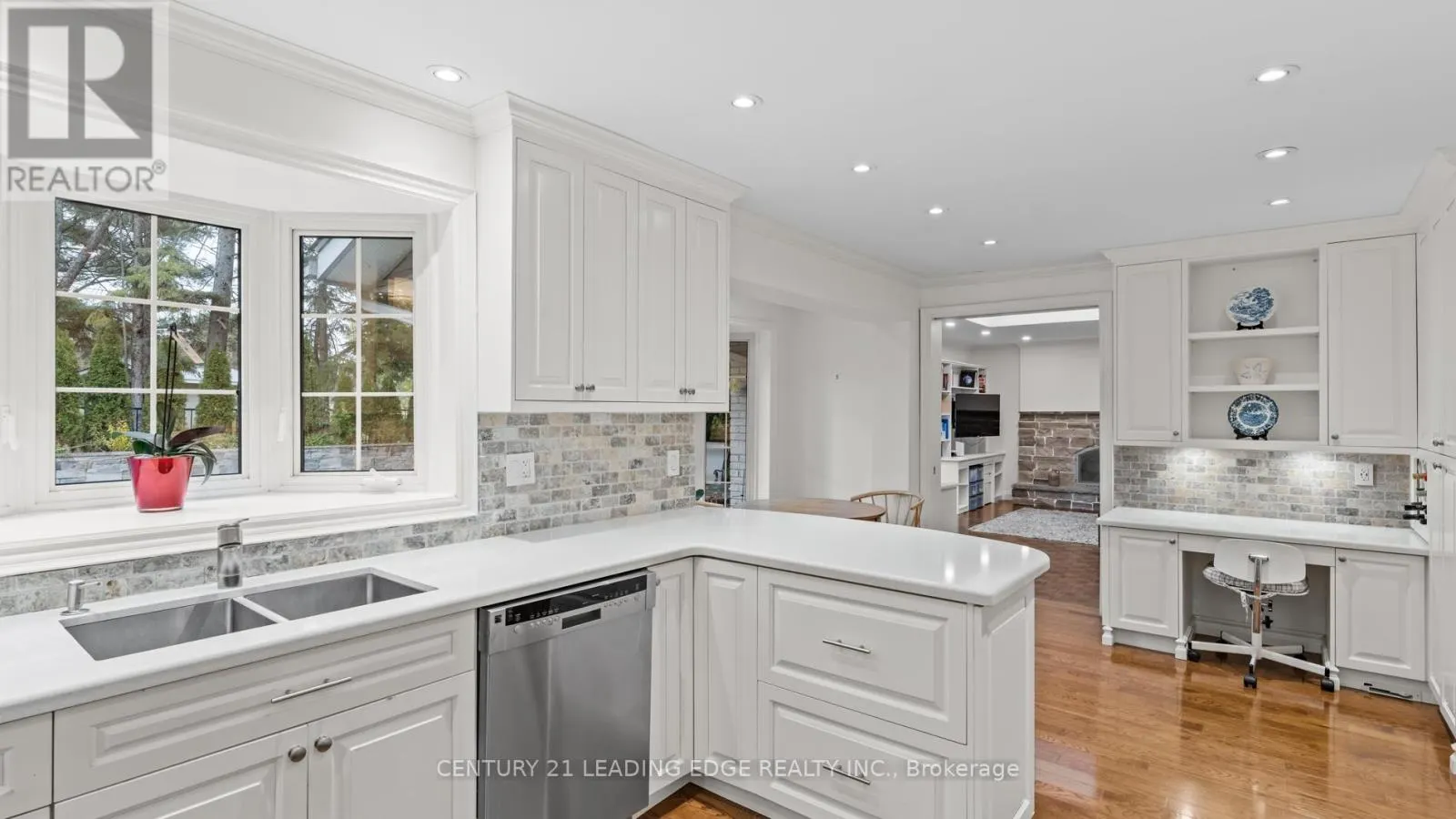 34 FOREST PARK CRESCENT