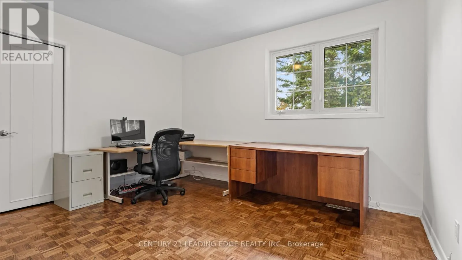 34 FOREST PARK CRESCENT