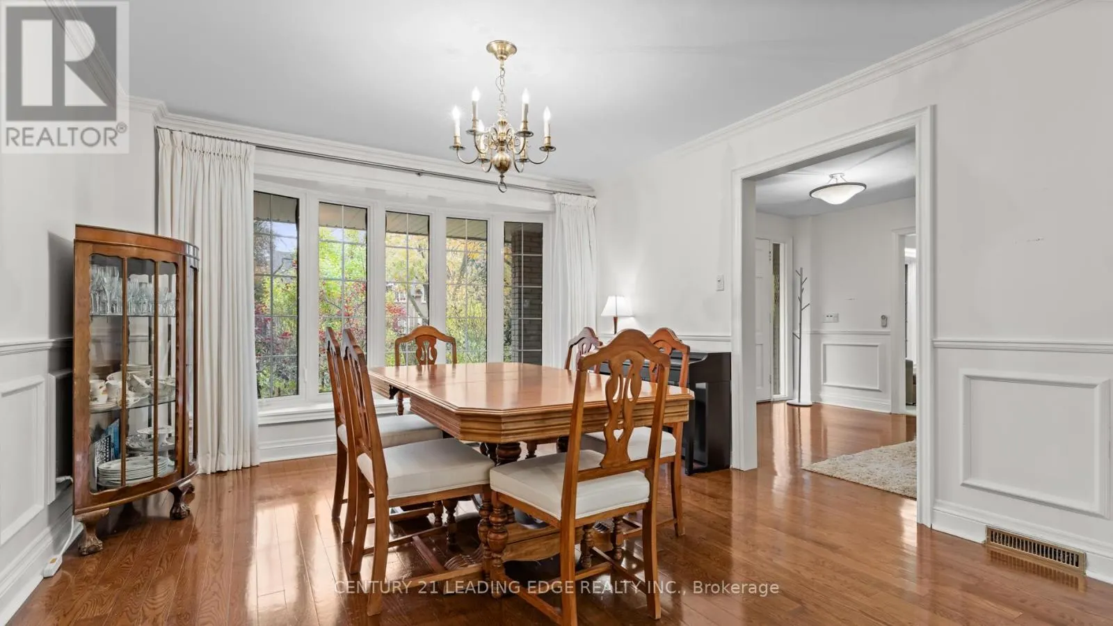 34 FOREST PARK CRESCENT