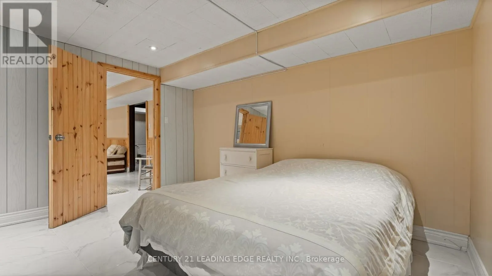 34 FOREST PARK CRESCENT