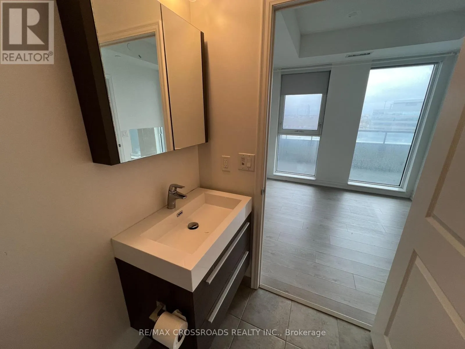 907 - 8 ROUGE VALLEY DRIVE