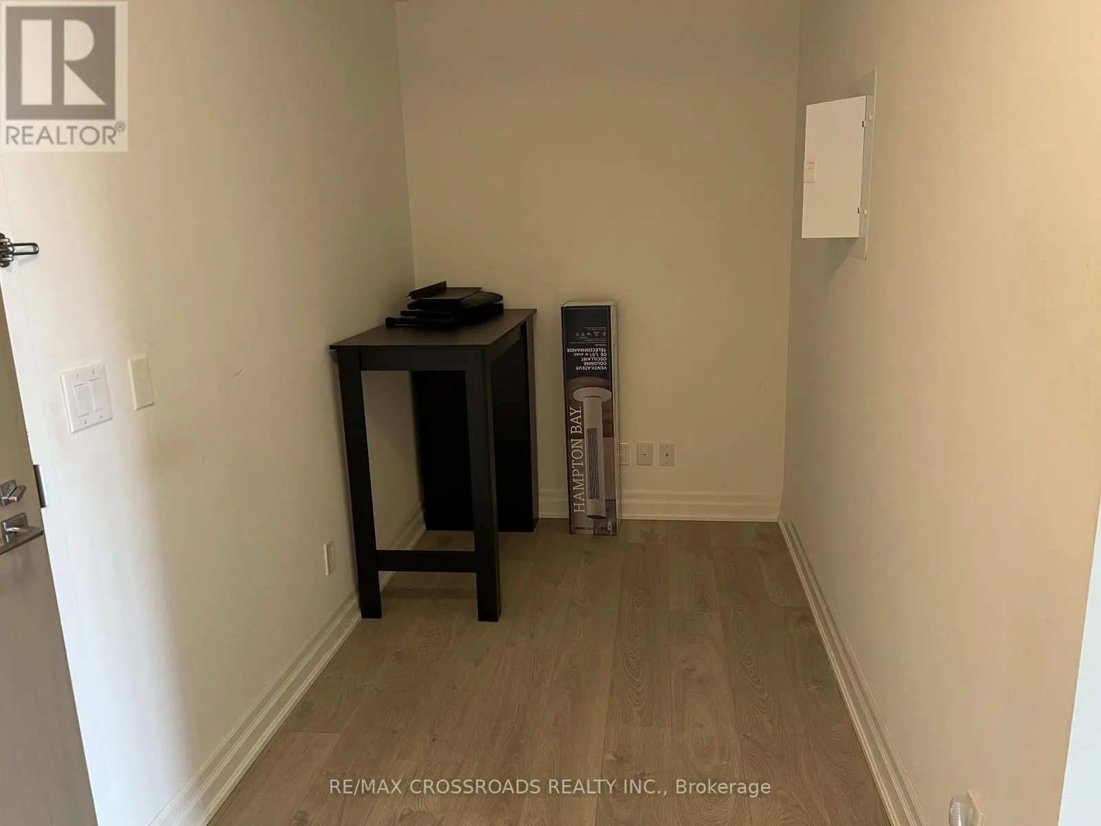 907 - 8 ROUGE VALLEY DRIVE