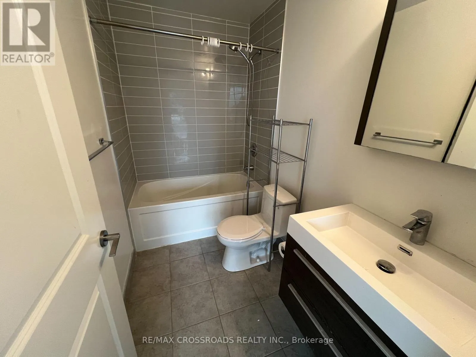 907 - 8 ROUGE VALLEY DRIVE