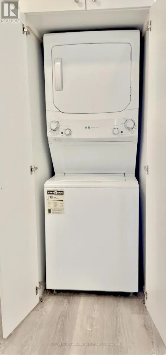 A - 61 PARKSIDE DRIVE