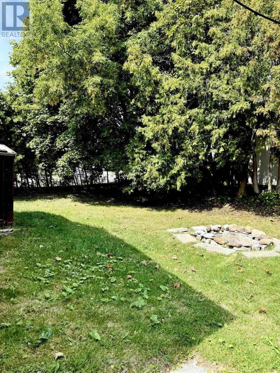 A - 61 PARKSIDE DRIVE