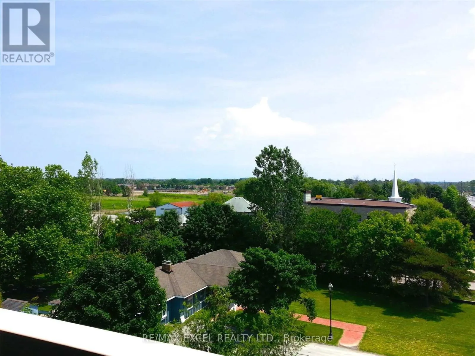 404 - 1 VERCLAIRE GATE