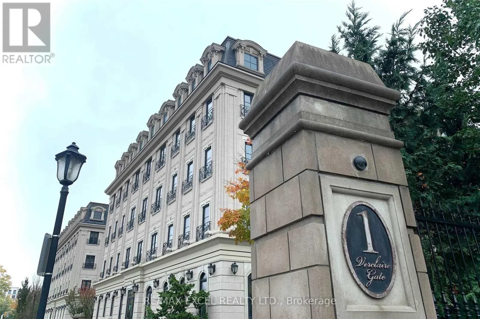 404 - 1 VERCLAIRE GATE