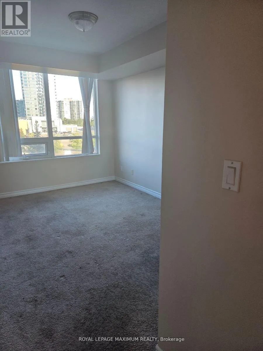 302 - 88 PROMENADE CIRCLE