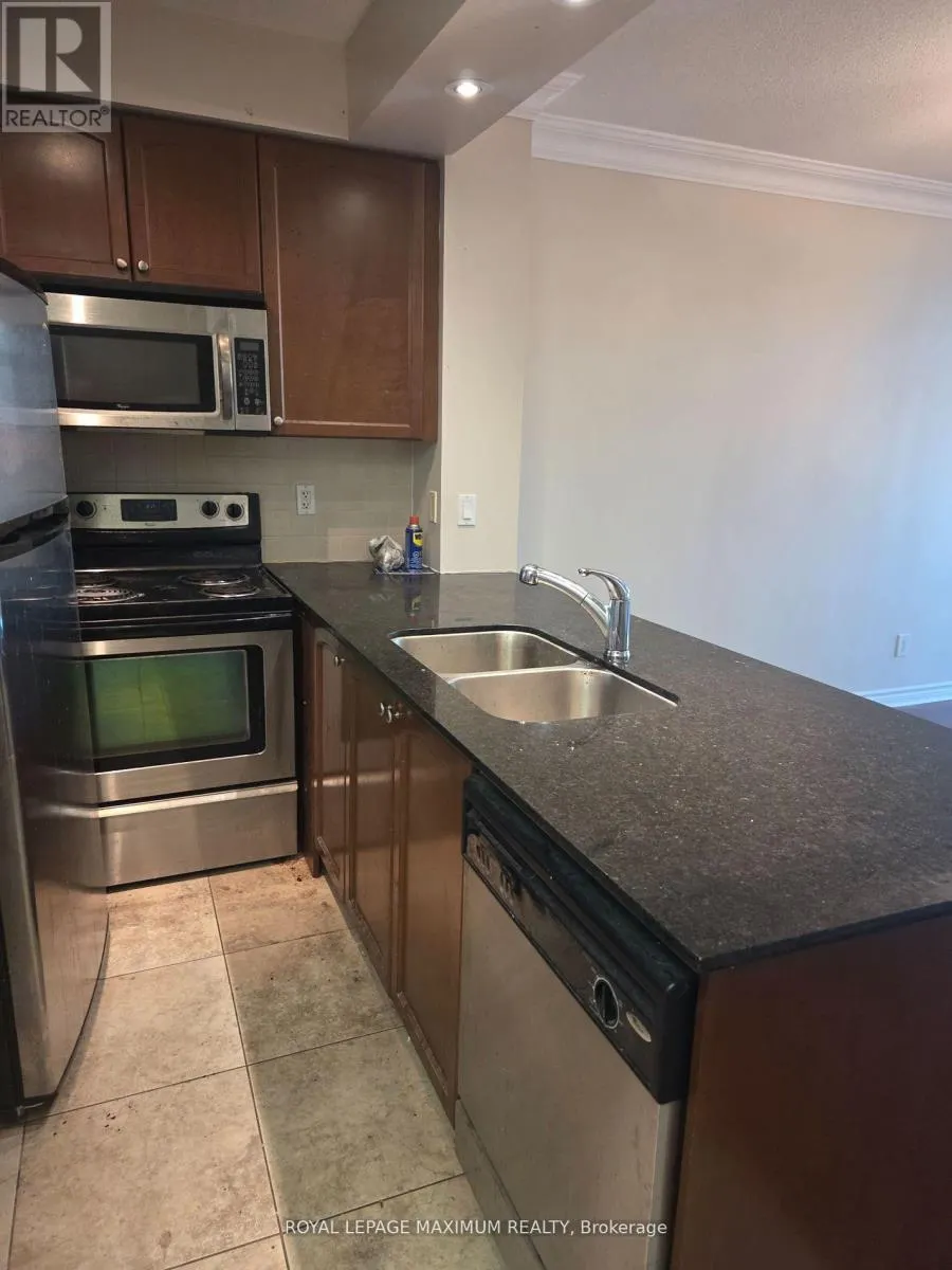 302 - 88 PROMENADE CIRCLE