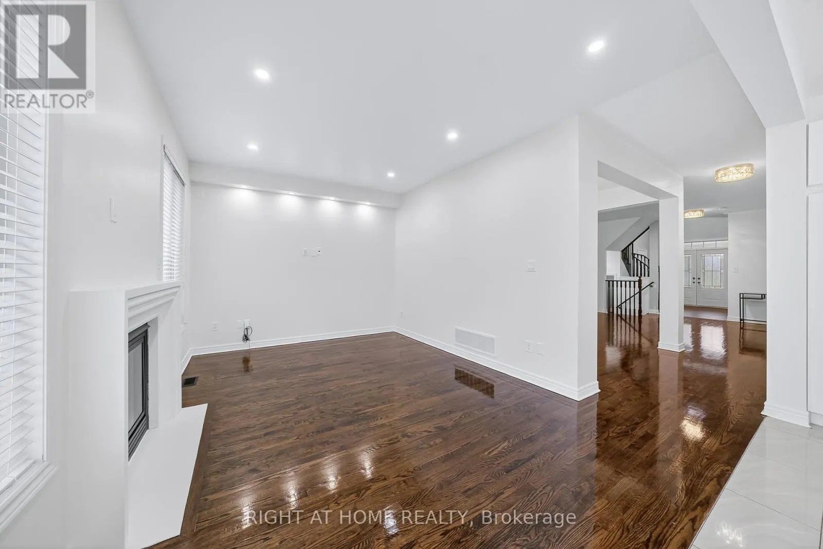 193 BLUE DASHER BOULEVARD