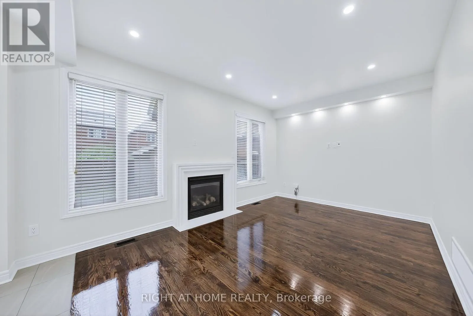 193 BLUE DASHER BOULEVARD