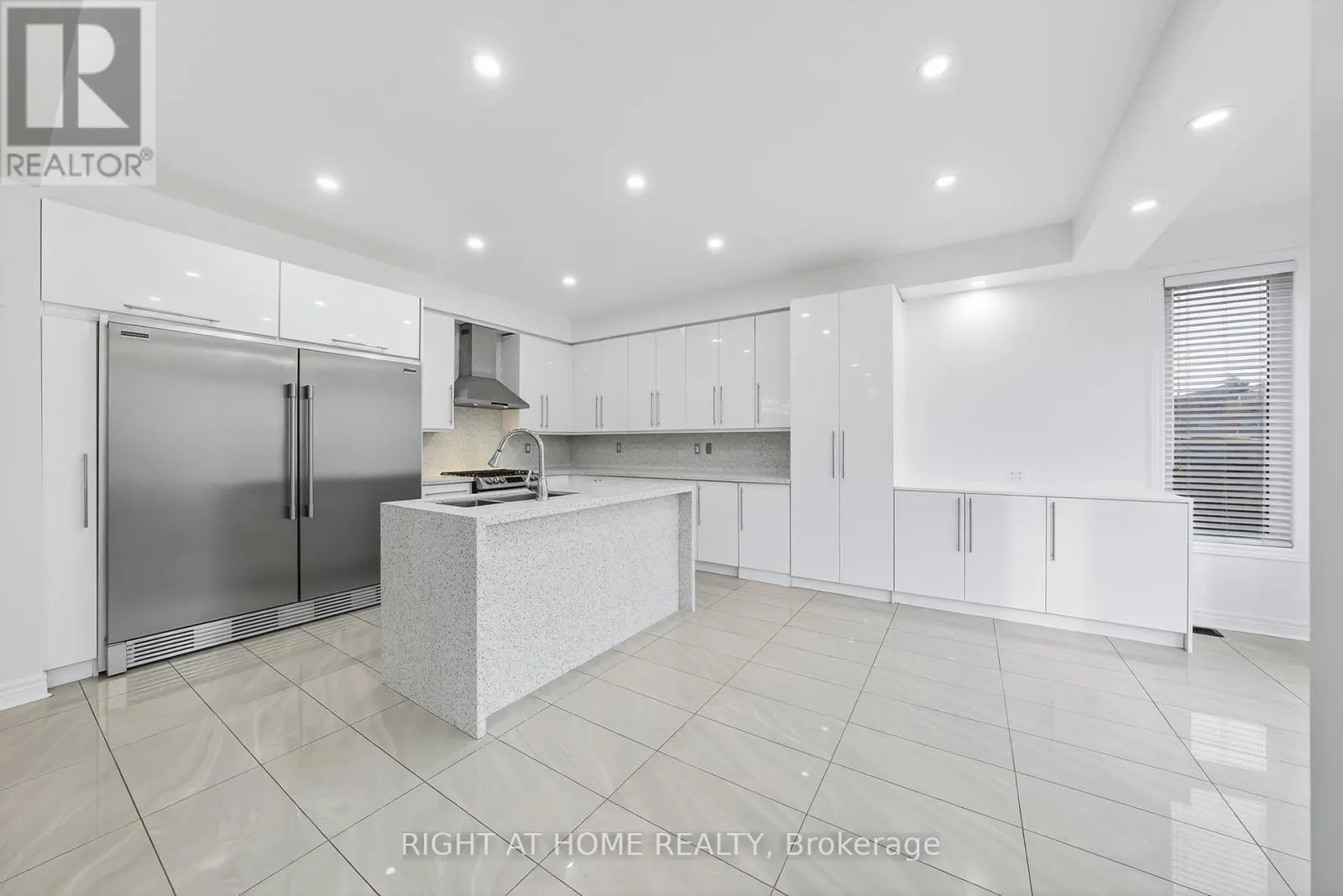 193 BLUE DASHER BOULEVARD