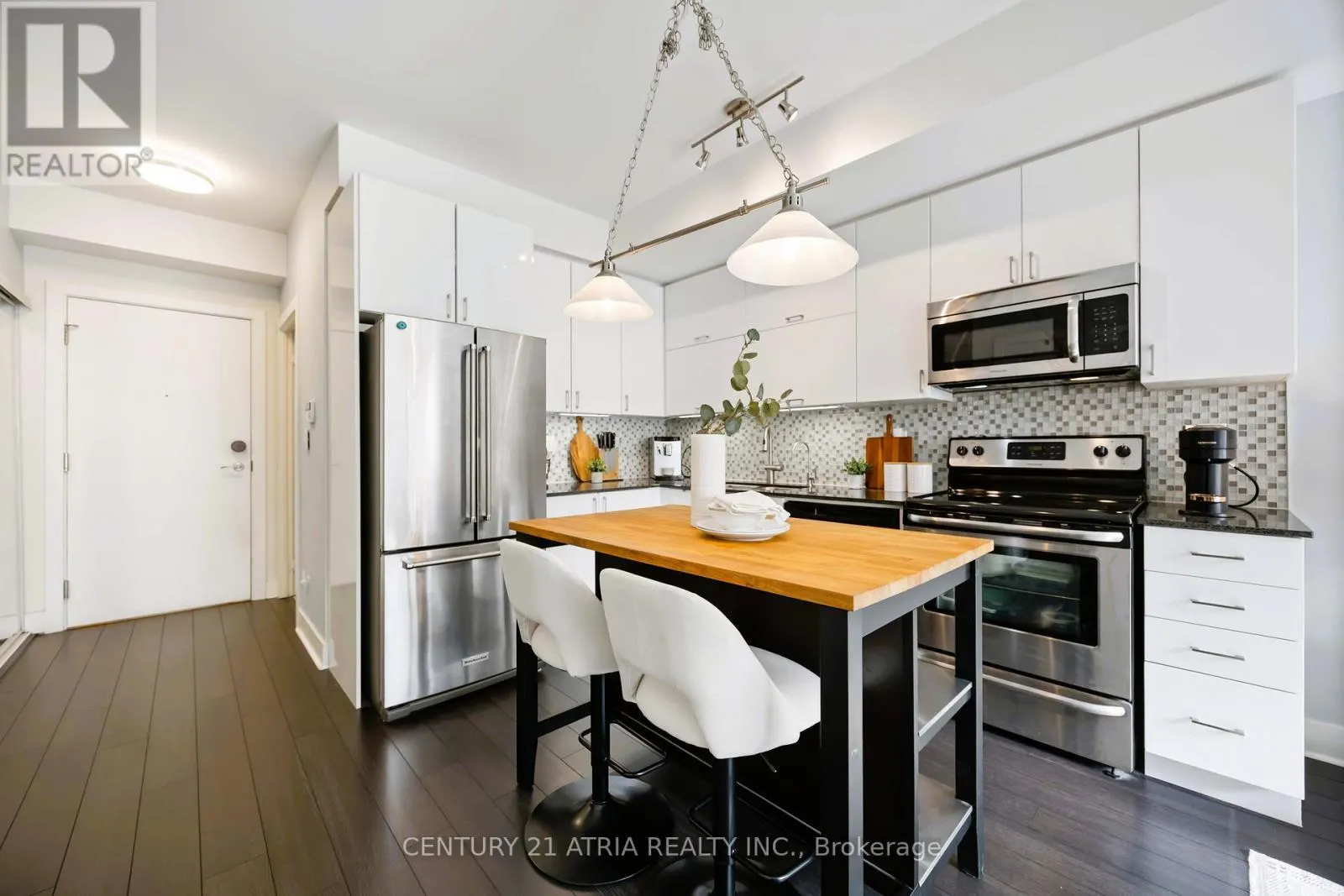 331 - 28 PRINCE REGENT STREET